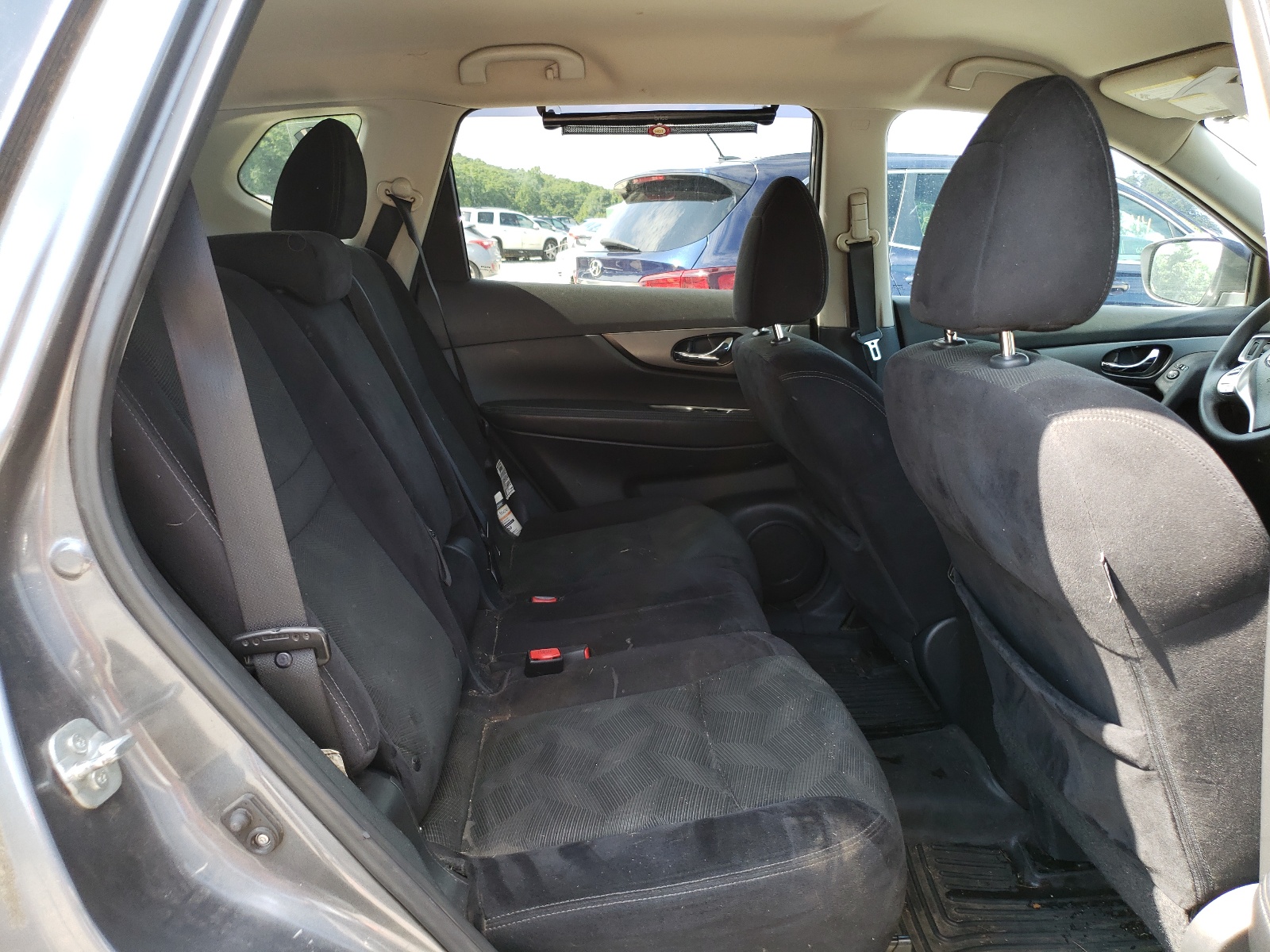 5N1AT2ML8FC818493 2015 Nissan Rogue S