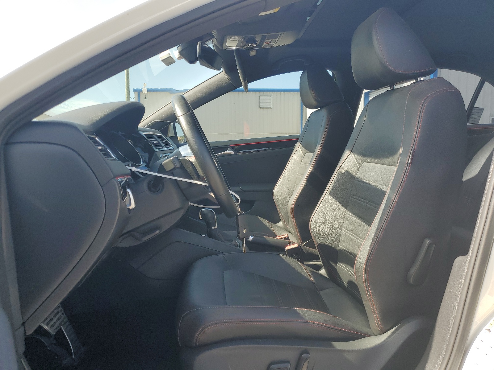 3VW4T7AJXHM258475 2017 Volkswagen Jetta Gli