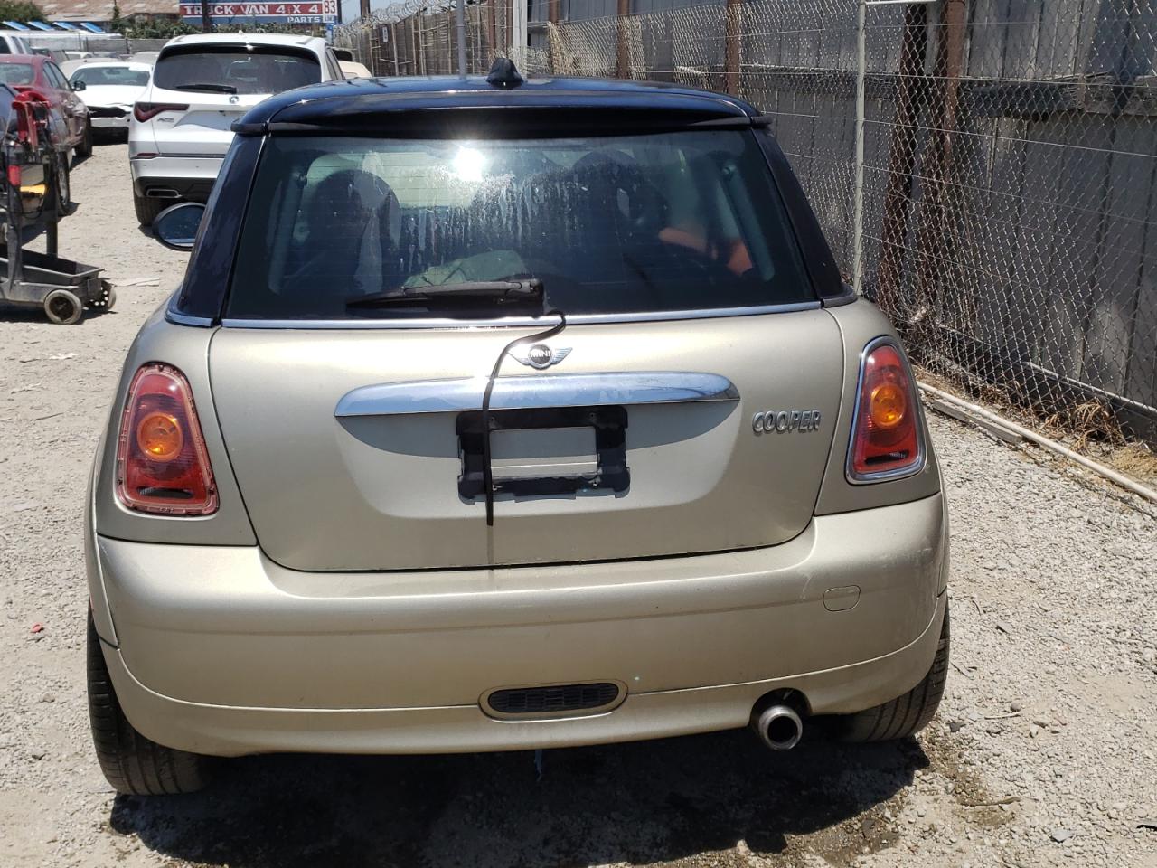 2008 Mini Cooper VIN: WMWMF33558TT63720 Lot: 64033354