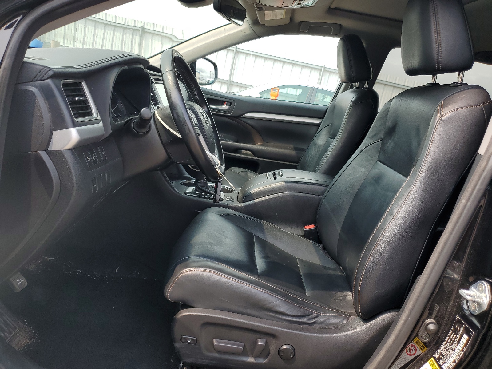 5TDKZRFH2HS188447 2017 Toyota Highlander Se