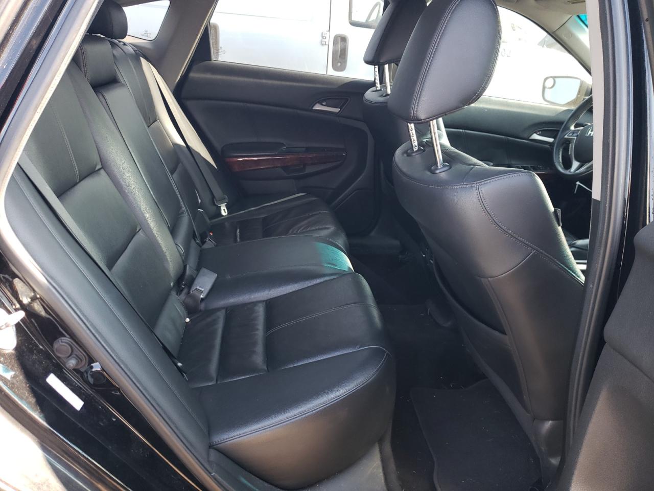 2011 Honda Accord - Image 10