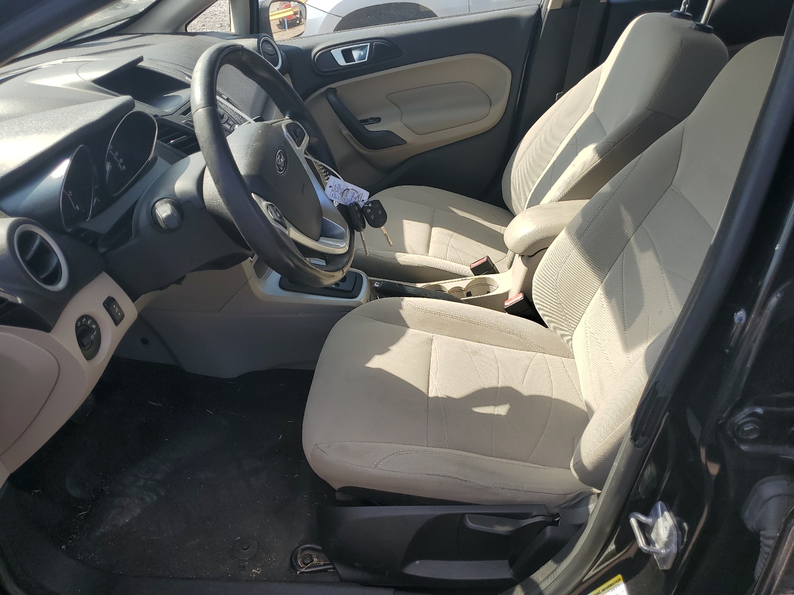 3FADP4BJXFM166693 2015 Ford Fiesta Se