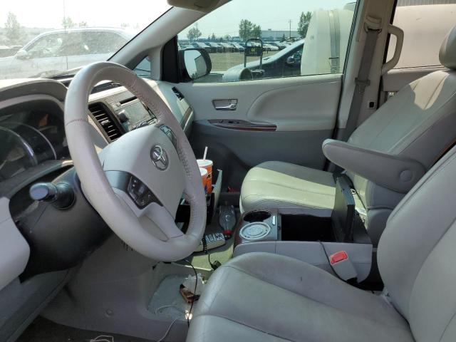 2013 TOYOTA SIENNA XLE
