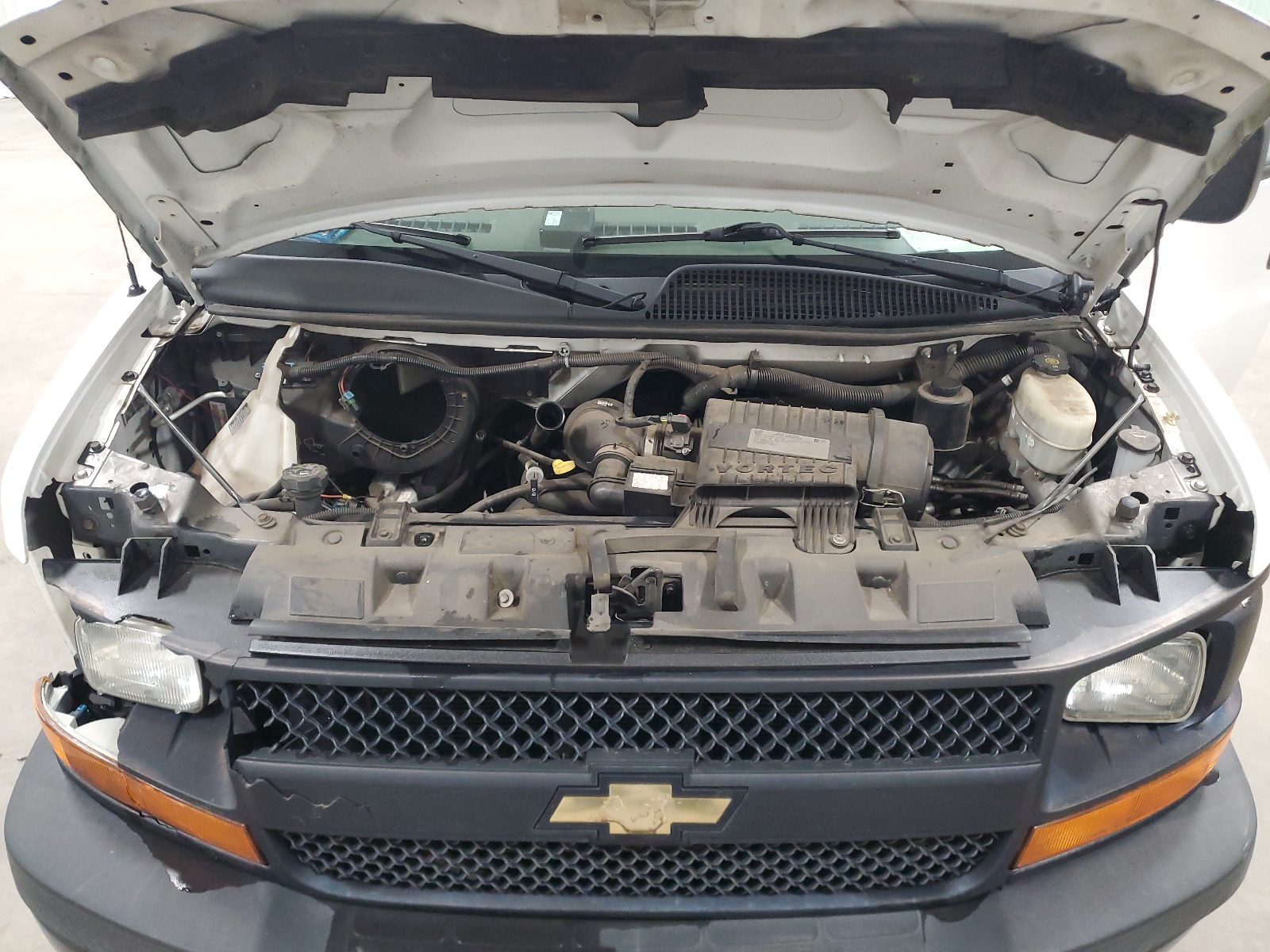 1GCWGAFG5H1323658 2017 Chevrolet Express G2500