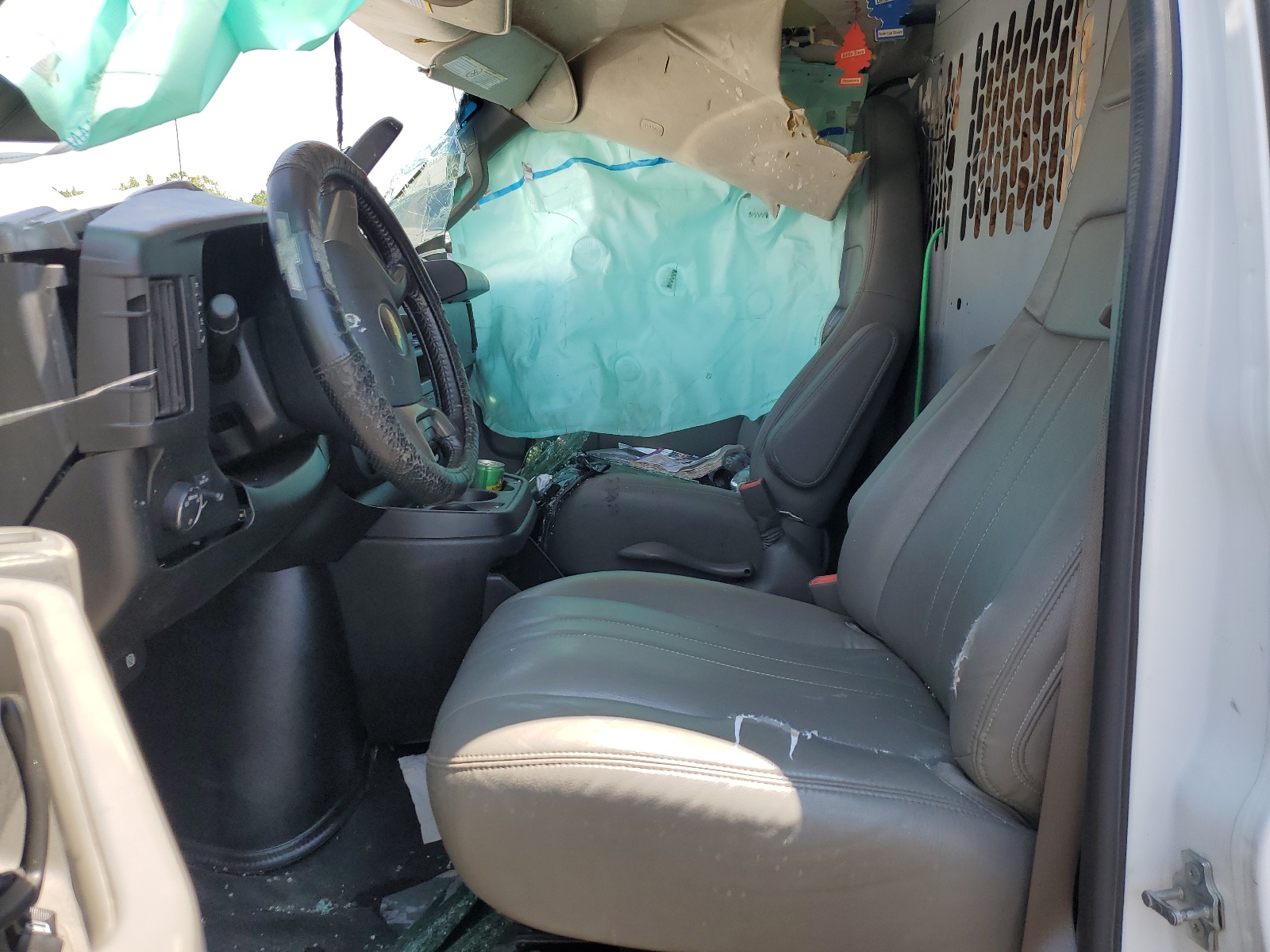 1GCWGAFPXK1219836 2019 Chevrolet Express G2500