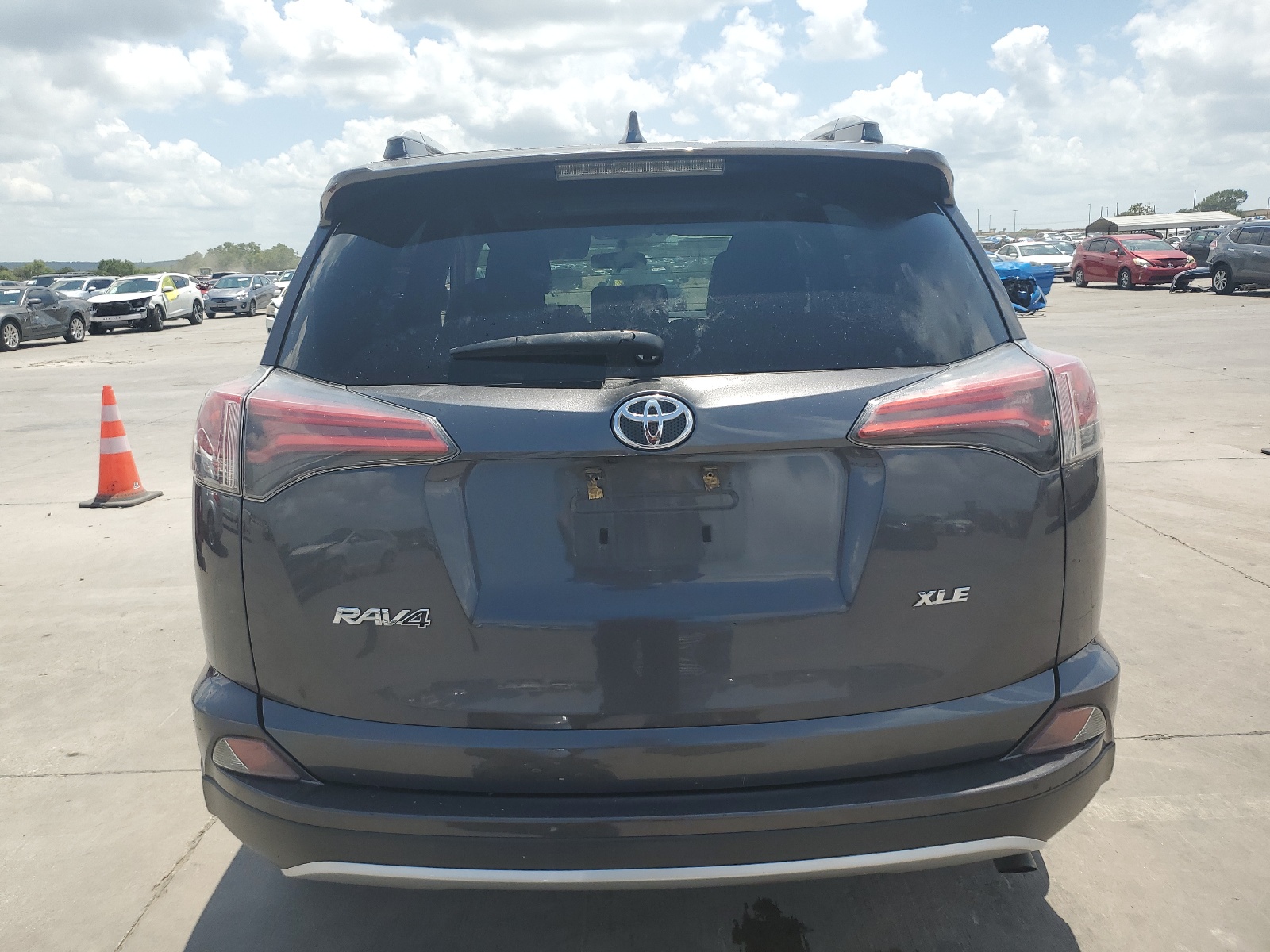 2T3WFREV2GW239301 2016 Toyota Rav4 Xle