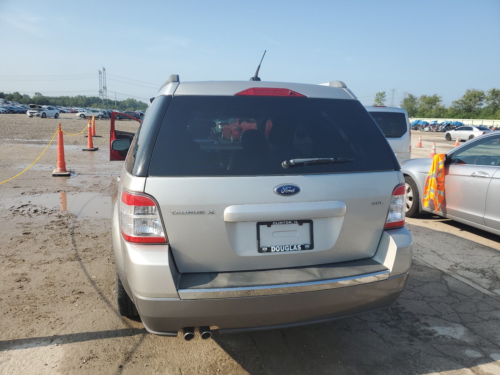 1FMDK02W78GA03652 2008 Ford Taurus X Sel