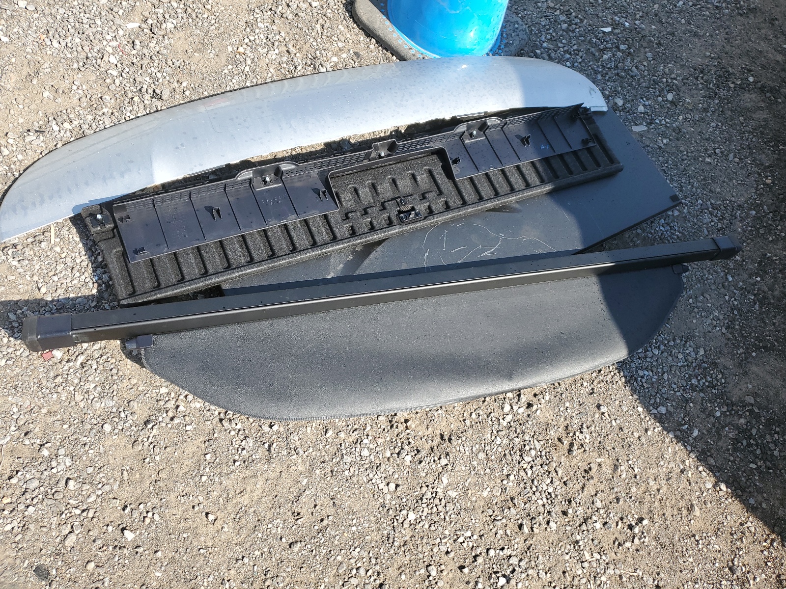 JTMRJREV6JD225126 2018 Toyota Rav4 Hv Le