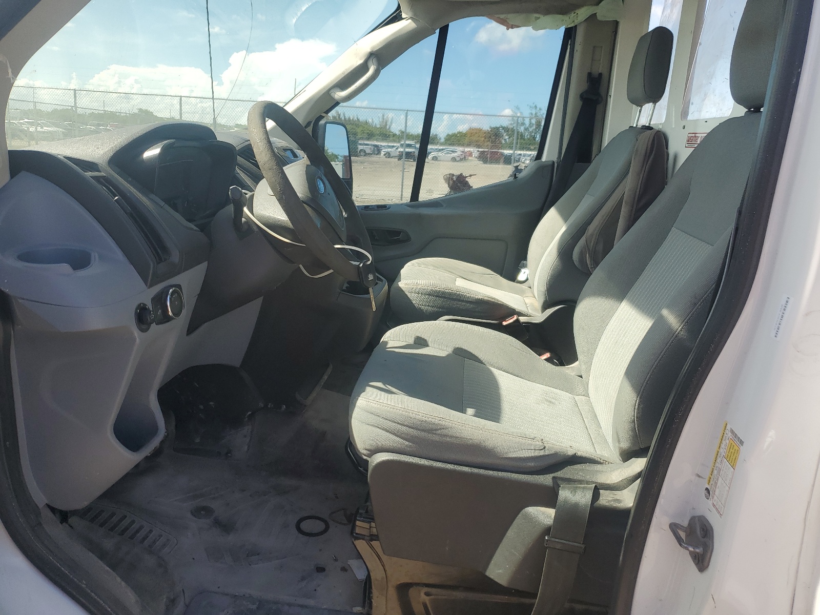 1FTYR2CM7FKA19676 2015 Ford Transit T-250