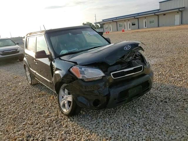 2011 Kia Soul + VIN: KNDJT2A25B7203015 Lot: 62293914