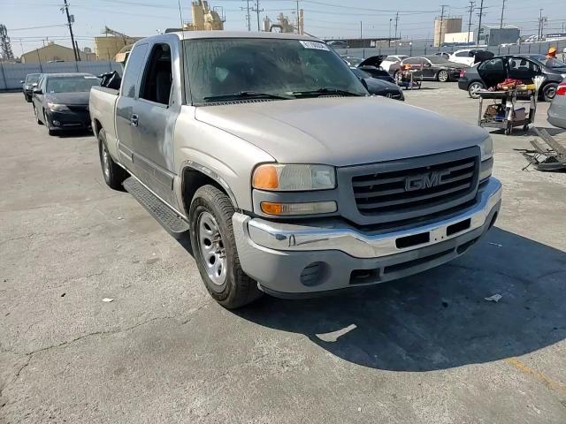 2005 GMC New Sierra C1500 VIN: 2GTEC19V351188705 Lot: 61700334