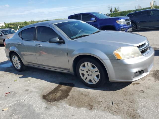 Седани DODGE AVENGER 2014 Сріблястий