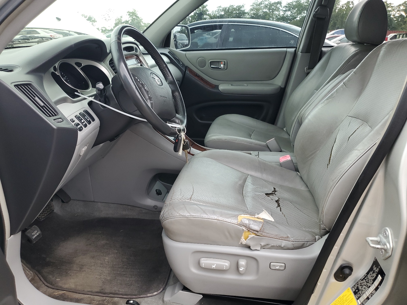 JTEDP21A940038263 2004 Toyota Highlander Base