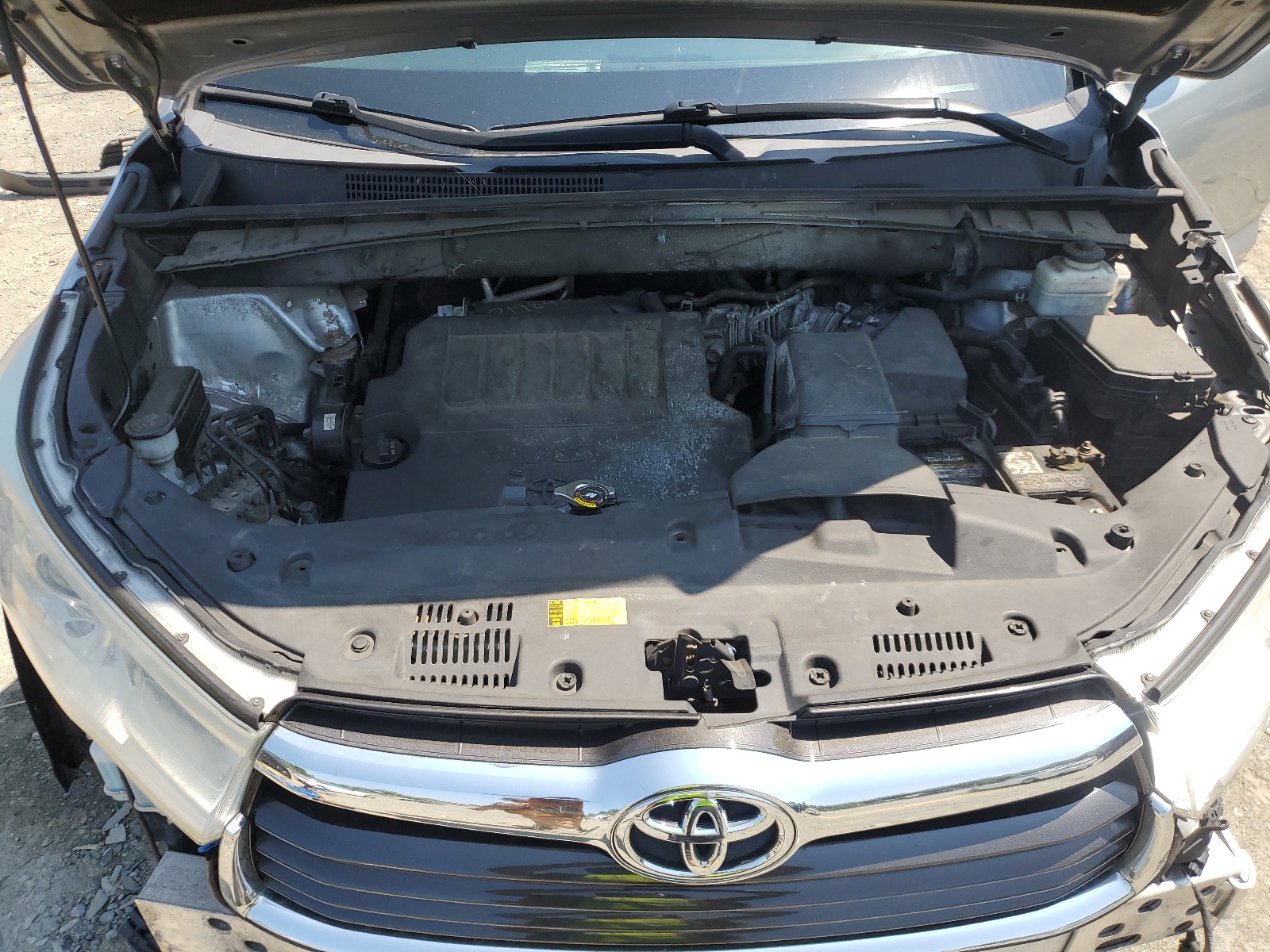 5TDBKRFH0ES063169 2014 Toyota Highlander Le