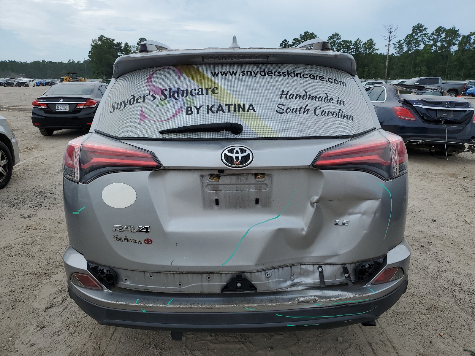 JTMZFREV2JJ158012 2018 Toyota Rav4 Le