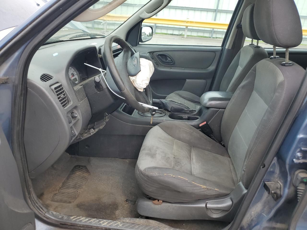 2005 Ford Escape Xls VIN: 1FMYU92Z75KA30983 Lot: 64454694