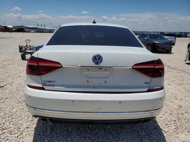  VOLKSWAGEN PASSAT 2019 Белый