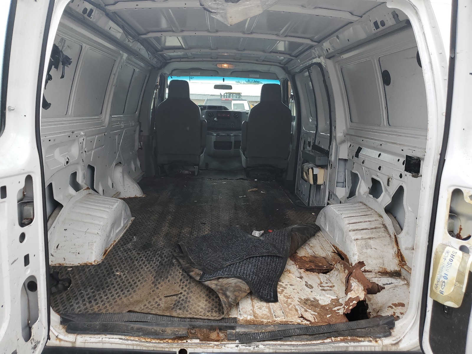 1FTNE2EW6BDA05988 2011 Ford Econoline E250 Van