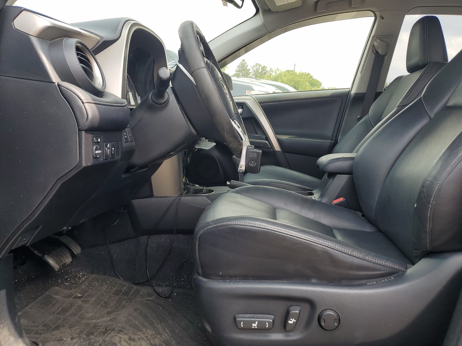 JTMDFREV5FD172213 2015 Toyota Rav4 Limited