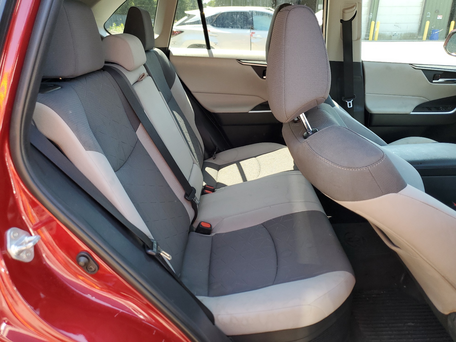 2T3RWRFVXKW046172 2019 Toyota Rav4 Xle