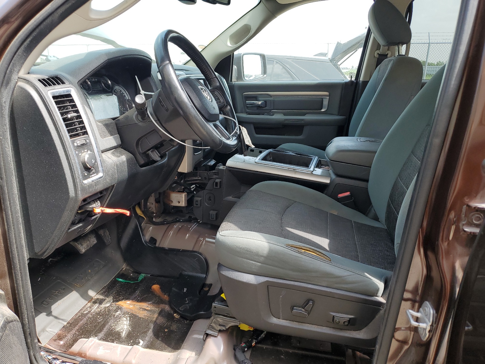 1C6RR6LT8FS592256 2015 Ram 1500 Slt