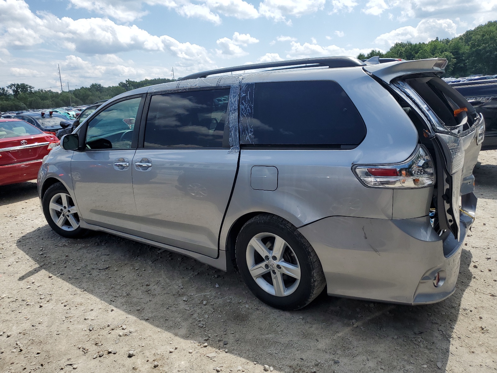 2018 Toyota Sienna Se vin: 5TDXZ3DC1JS947413