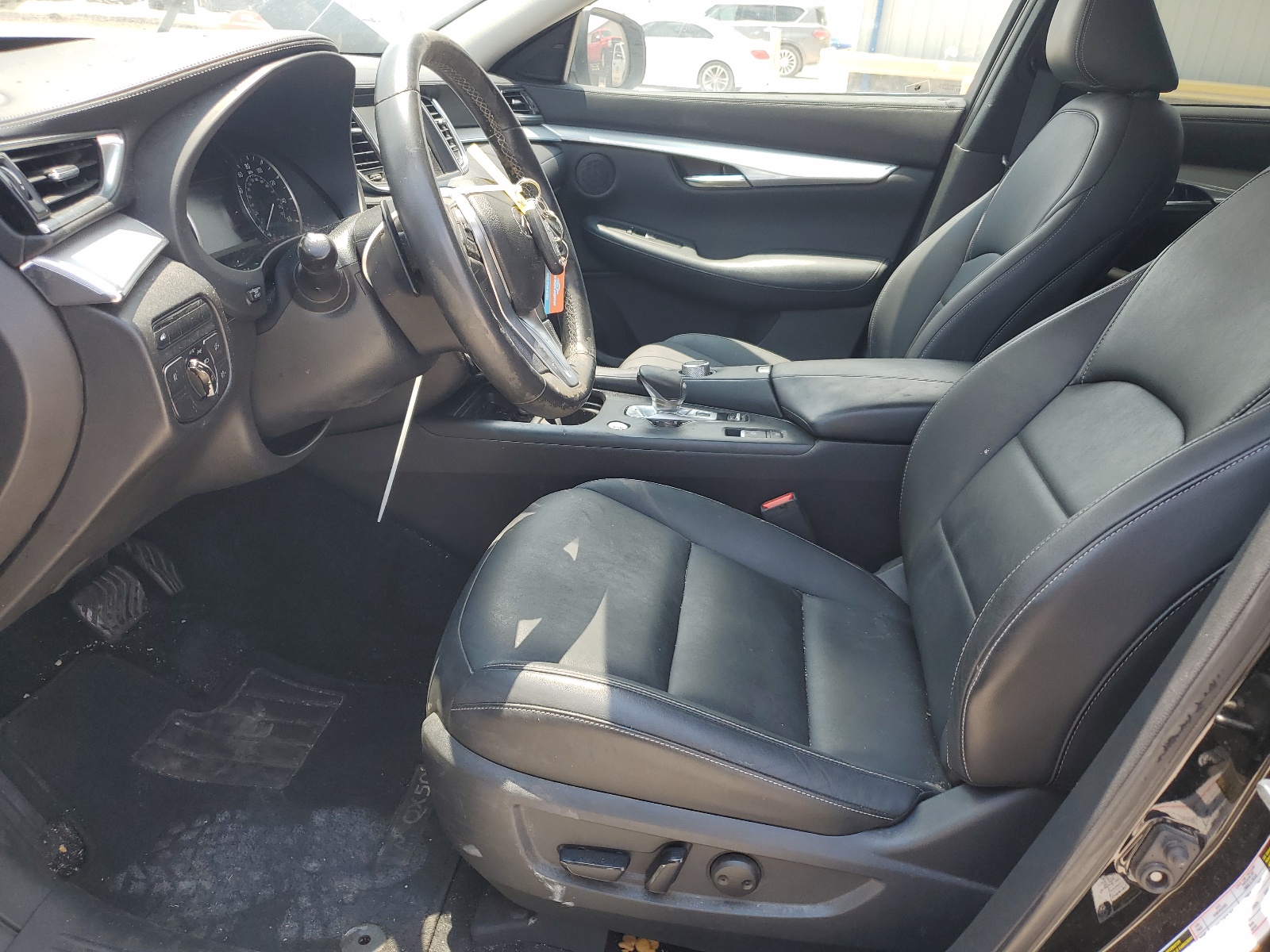 3PCAJ5M10KF137820 2019 Infiniti Qx50 Essential