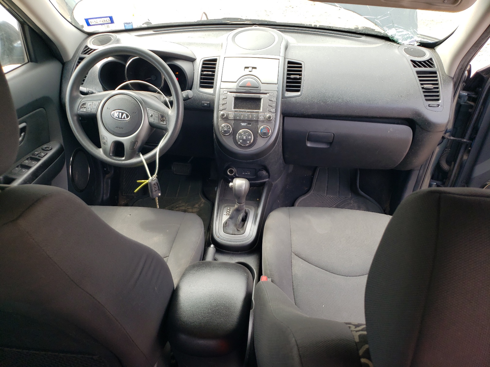 KNDJT2A26B7330615 2011 Kia Soul +