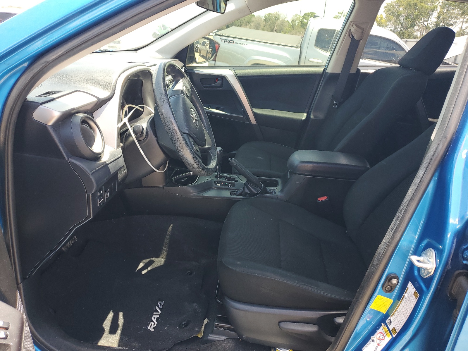 JTMZFREV3GJ093681 2016 Toyota Rav4 Le