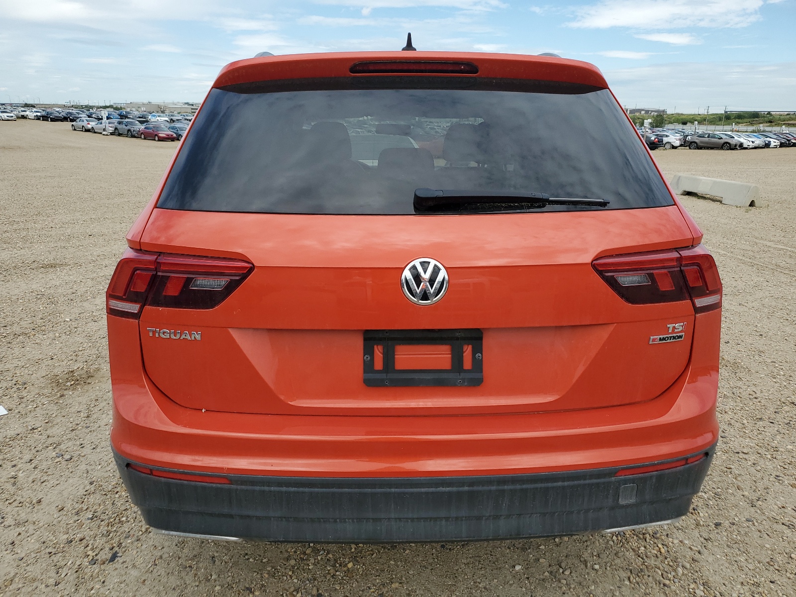 2018 Volkswagen Tiguan S vin: 3VV0B7AX2JM192911