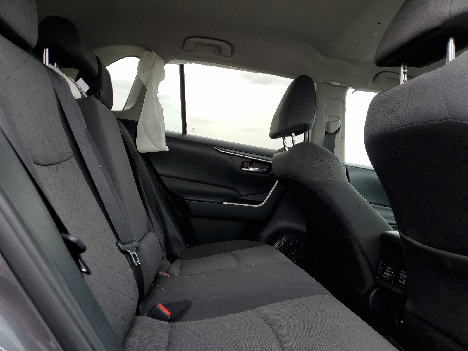 2T3P1RFV1MW163437 2021 Toyota Rav4 Xle