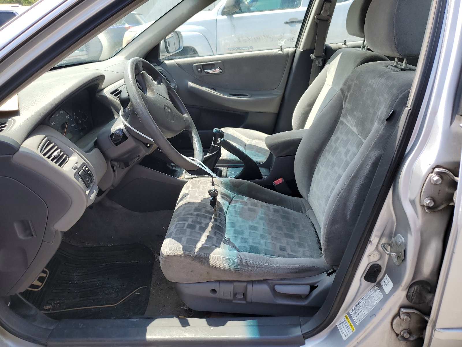 1HGCG65881A134598 2001 Honda Accord Ex