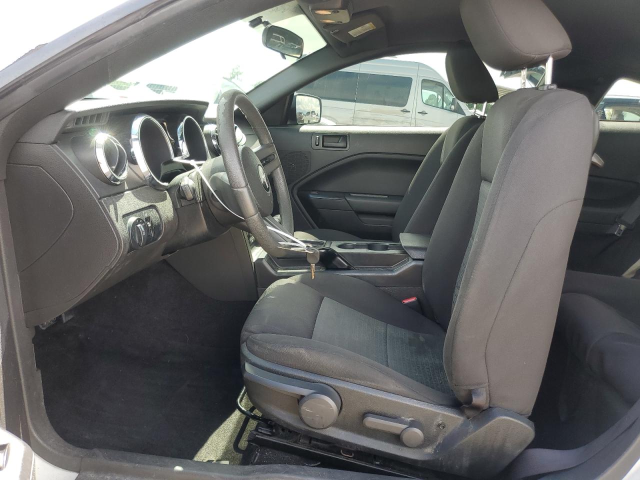 2006 Ford Mustang VIN: 1ZVFT80NX65261060 Lot: 63876074