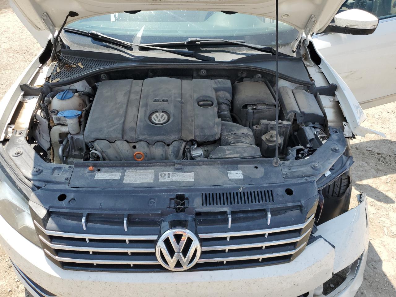 1VWCH7A32DC005337 2013 Volkswagen Passat Sel