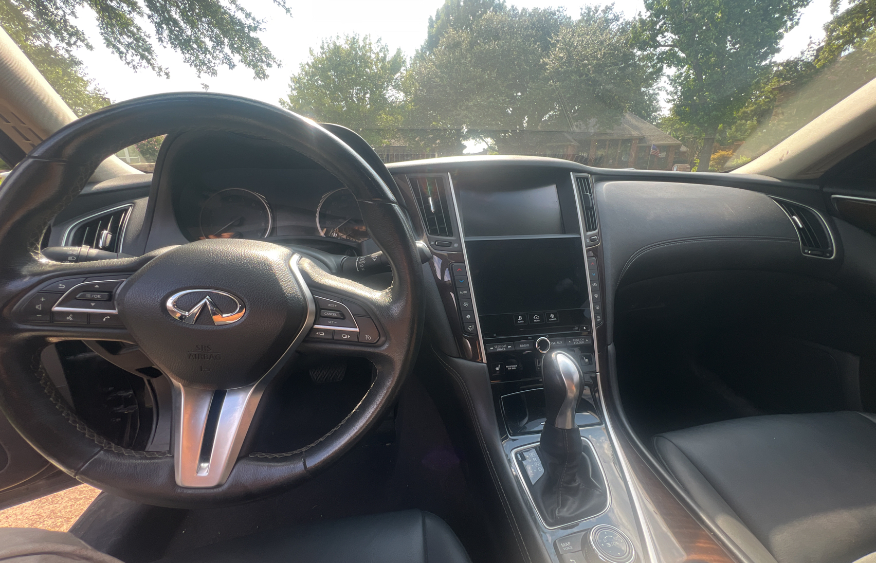 2018 Infiniti Q50 Luxe vin: JN1EV7AR1JM611522