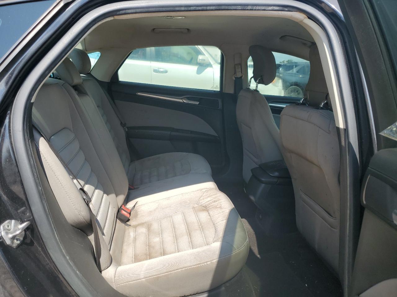 2014 Ford Fusion S VIN: 1FA6P0G7XE5393725 Lot: 63184724