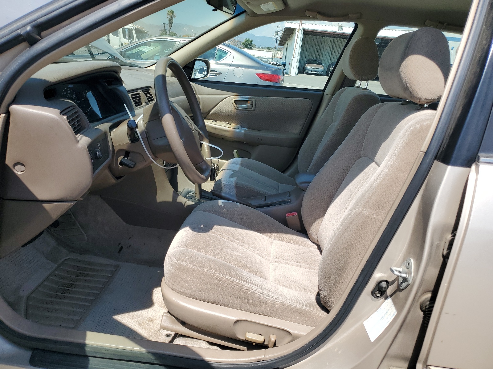 4T1BF22K7YU947151 2000 Toyota Camry Le