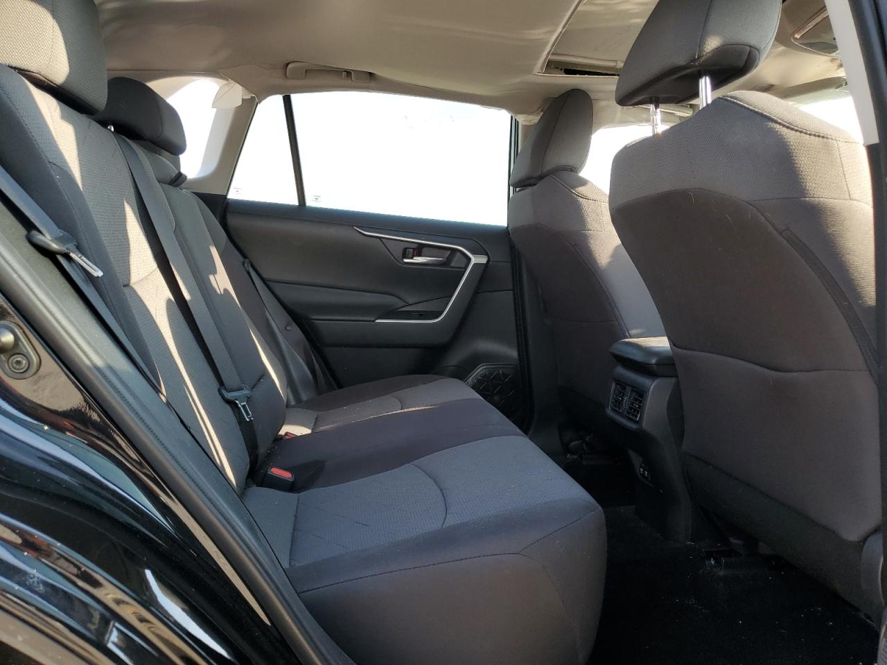 2020 Toyota Rav4 Xle VIN: 2T3W1RFV4LW087254 Lot: 63875944