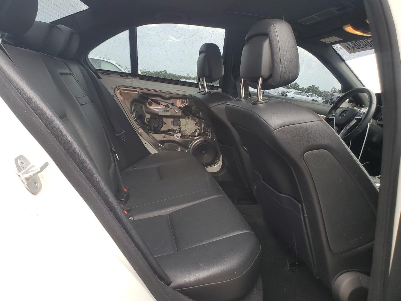 2012 Mercedes-Benz C 250 VIN: WDDGF4HB2CR215637 Lot: 64604984