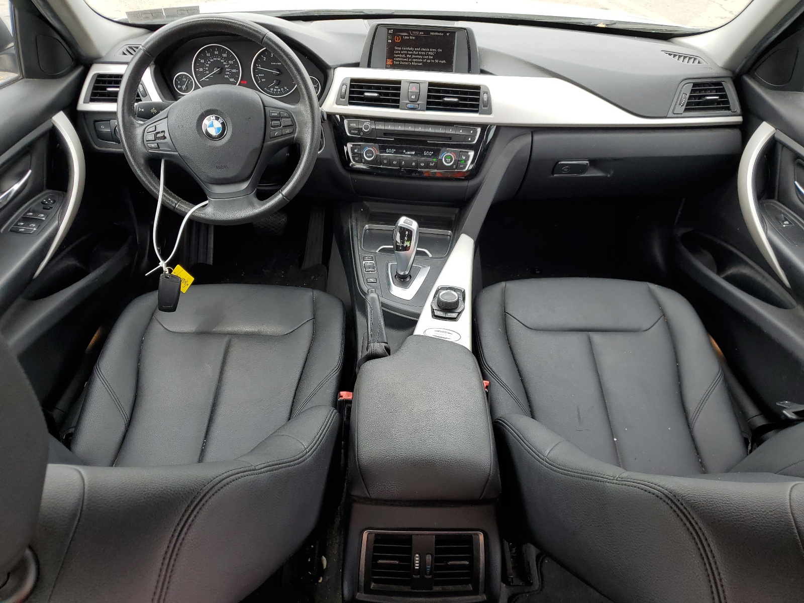WBA8E5G5XGNU20443 2016 BMW 320 Xi