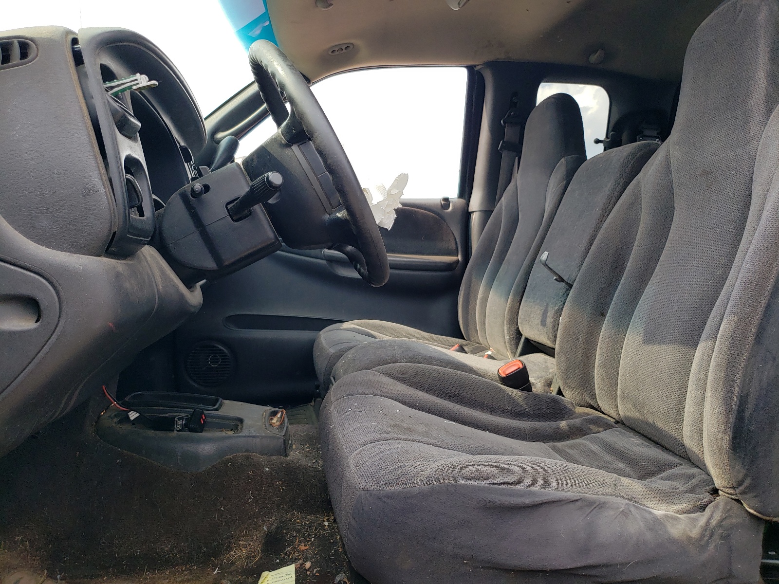 1B7GL22X4YS775929 2000 Dodge Dakota