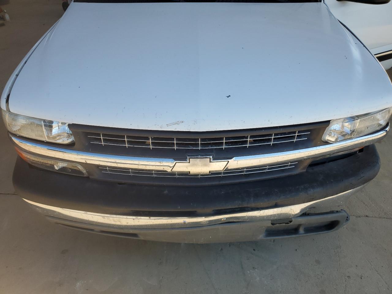 2002 Chevrolet Silverado - Image 11