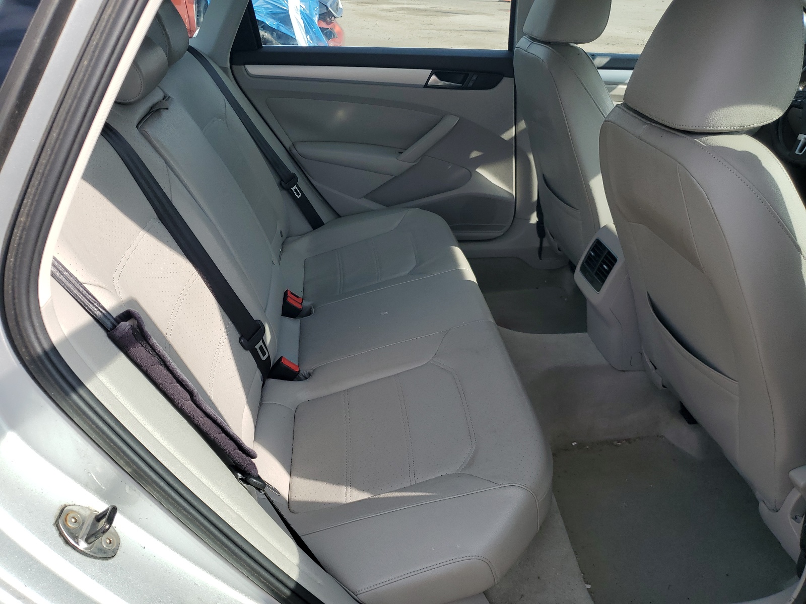 1VWBH7A34DC149712 2013 Volkswagen Passat Se