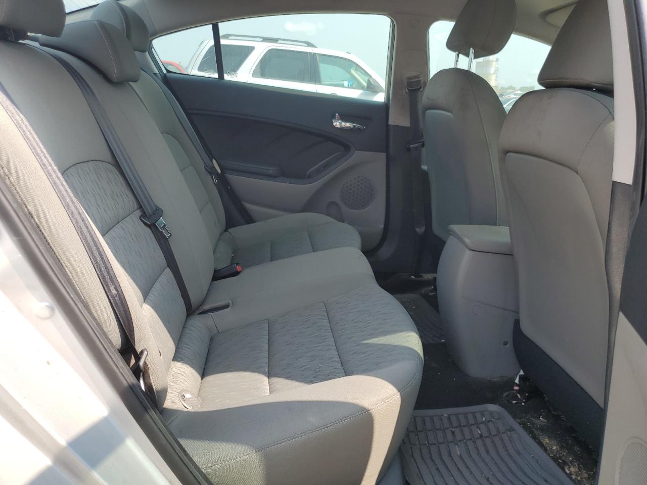 2016 Kia Forte - Image 10