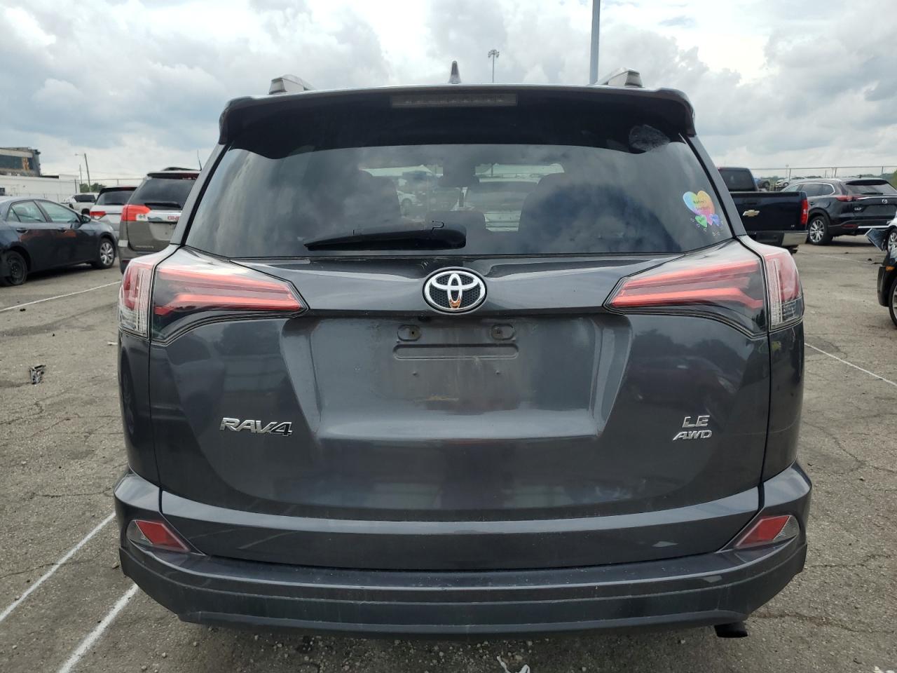 2018 Toyota Rav4 Le VIN: 2T3BFREV4JW743970 Lot: 64941254