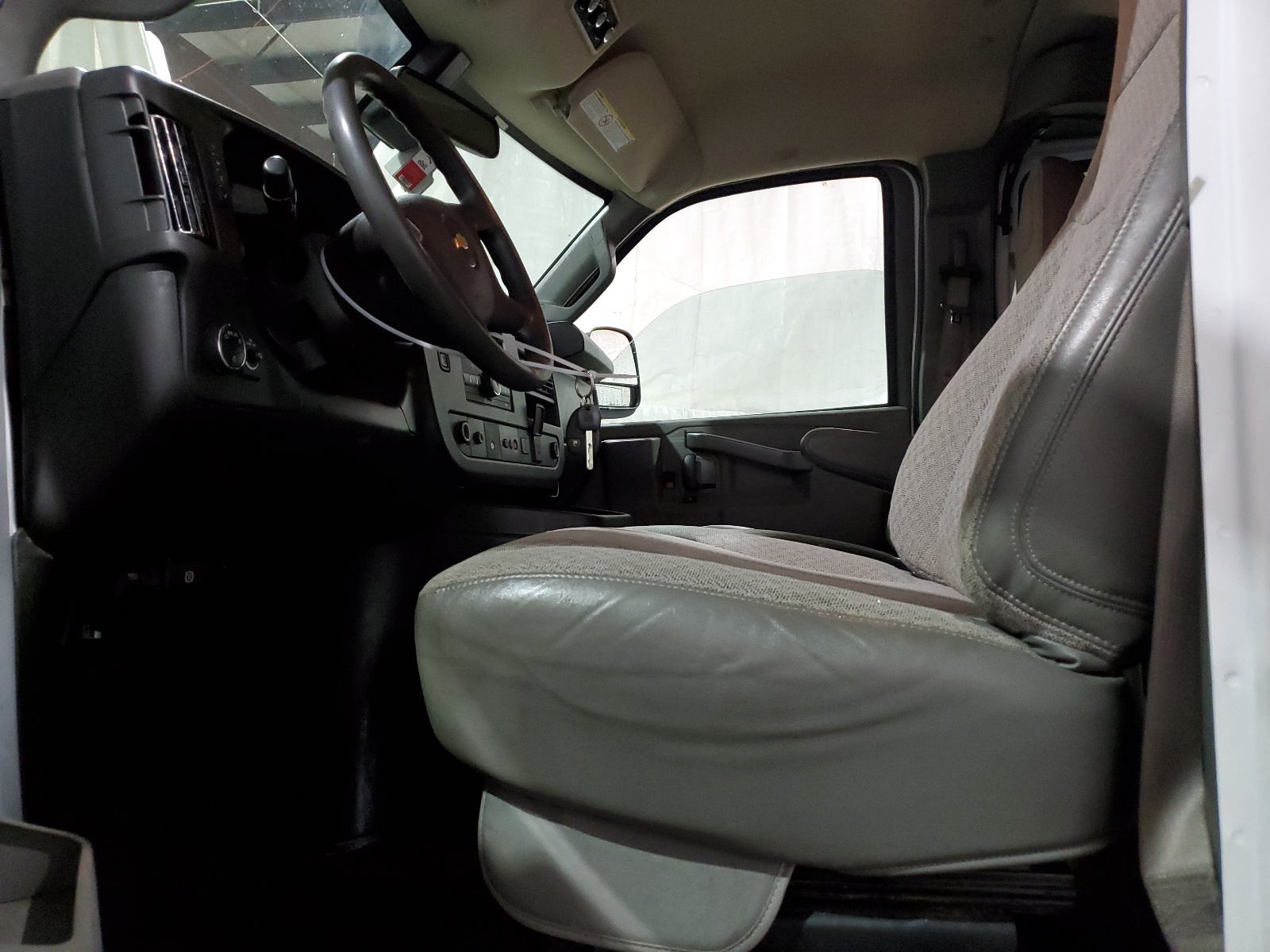 1GAZGPFG0K1179128 2019 Chevrolet Express G3500 Lt