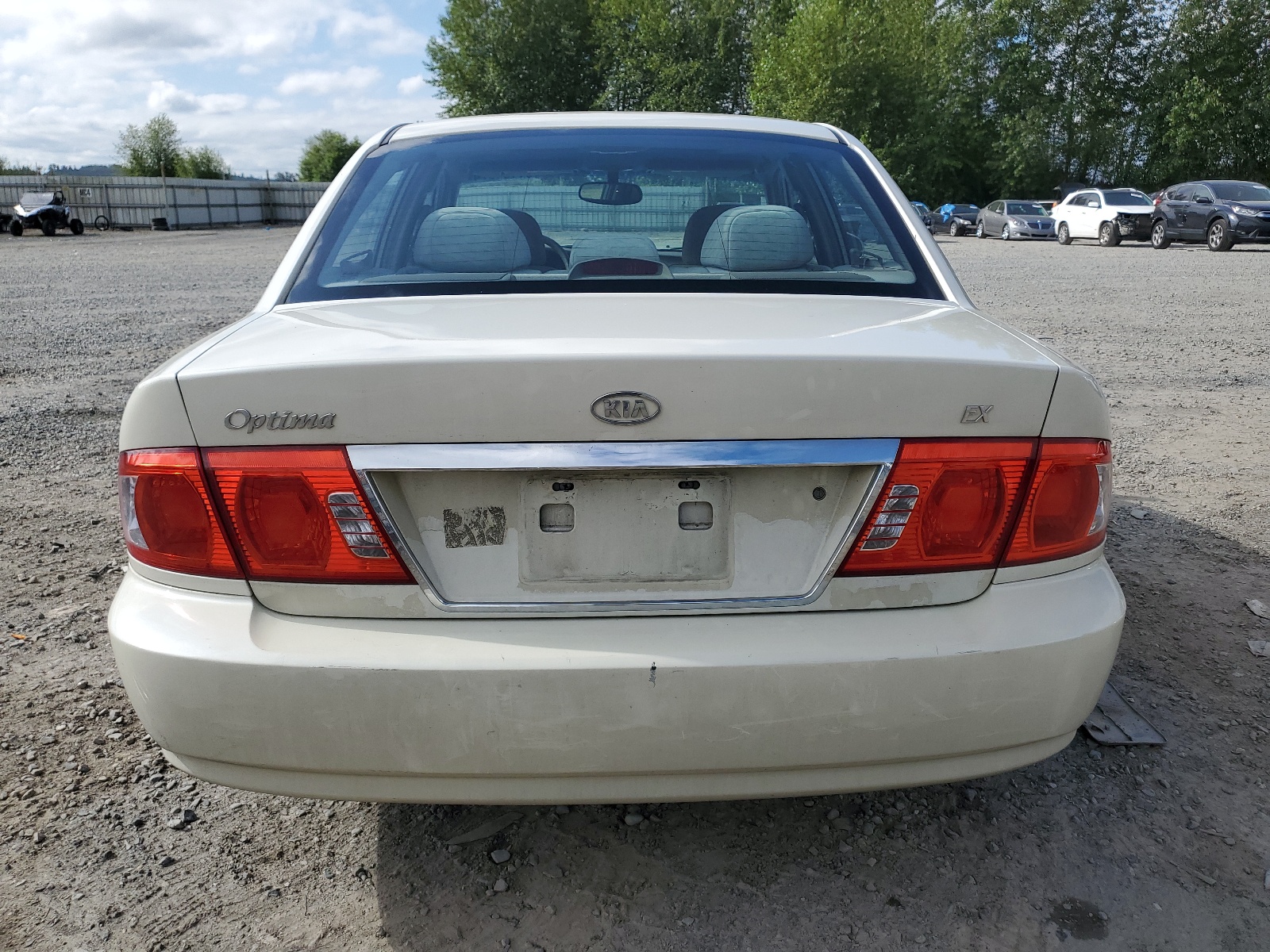 KNAGD126245370687 2004 Kia Optima Lx