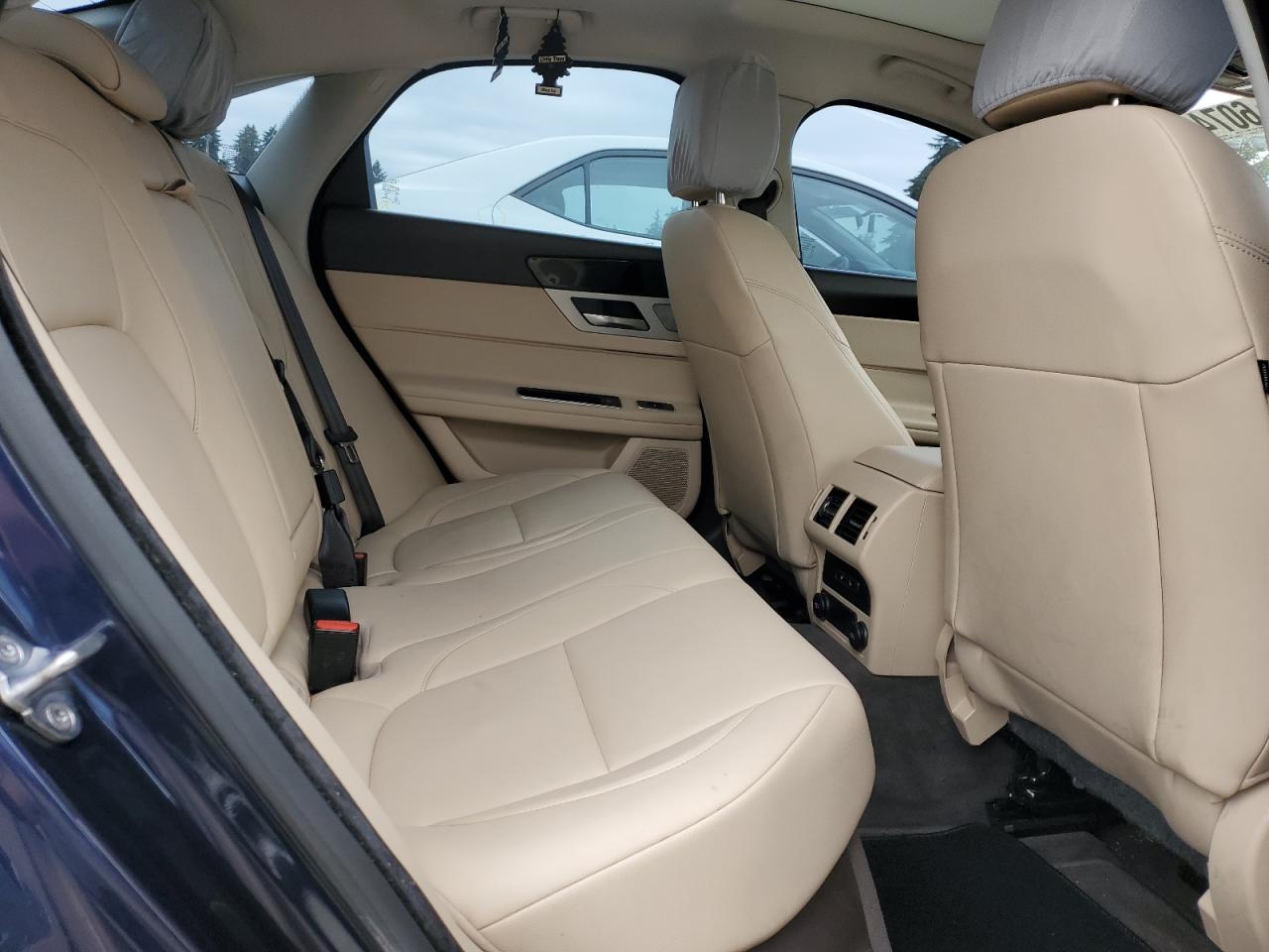 2016 Jaguar Xf Premium VIN: SAJBJ4BV9GCY20951 Lot: 60741074