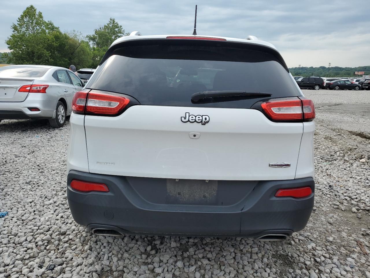 2015 Jeep Cherokee Latitude VIN: 1C4PJLCS4FW537051 Lot: 62549144