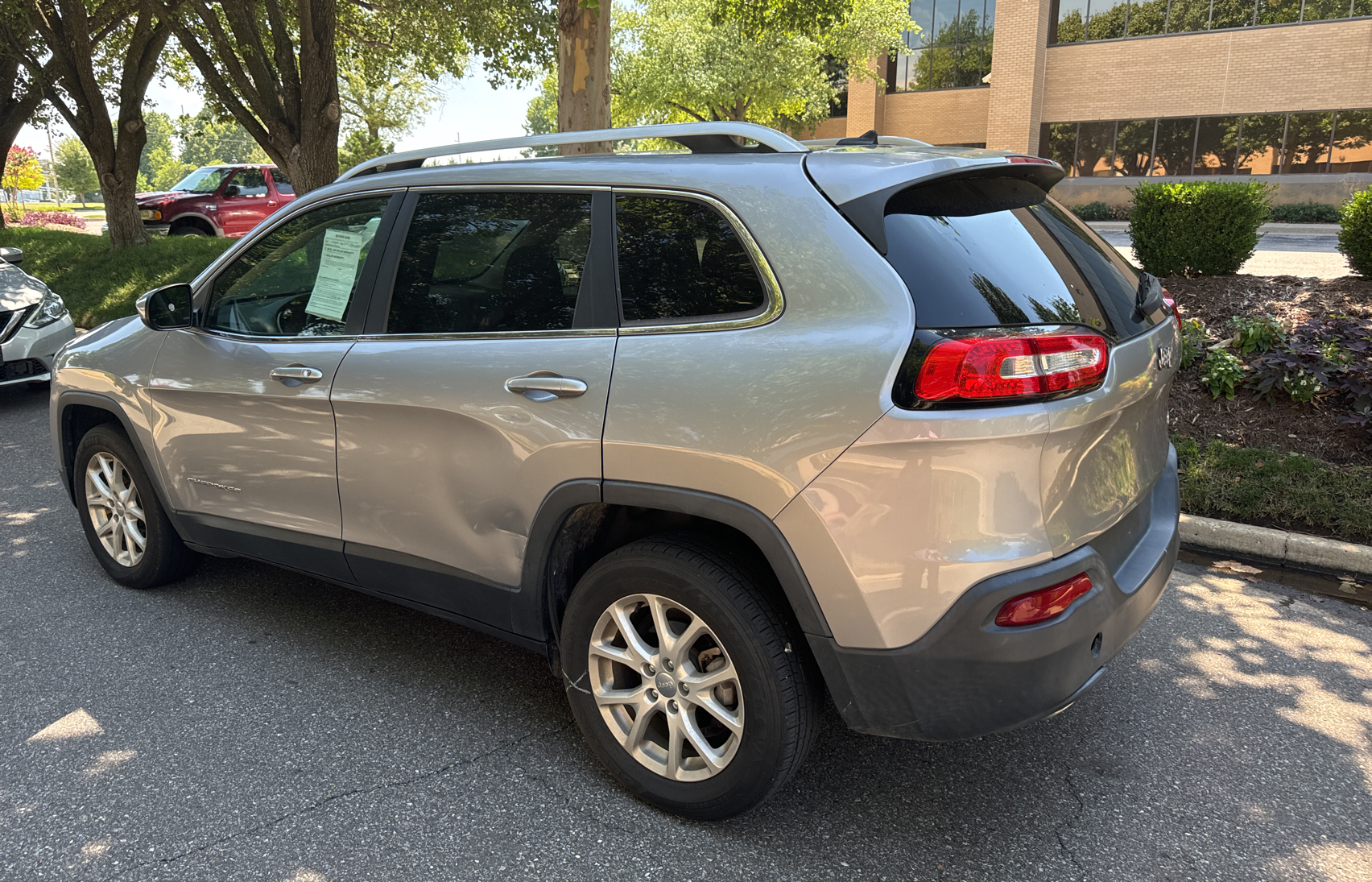 2016 Jeep Cherokee Latitude vin: 1C4PJLCB8GW216275